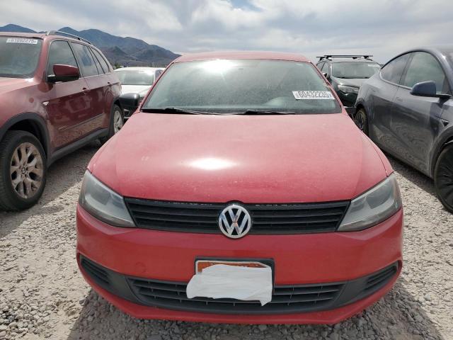 Sedans VOLKSWAGEN JETTA 2014 Czerwony