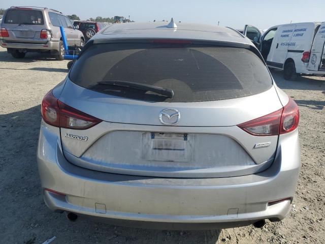  MAZDA 3 2018 Silver