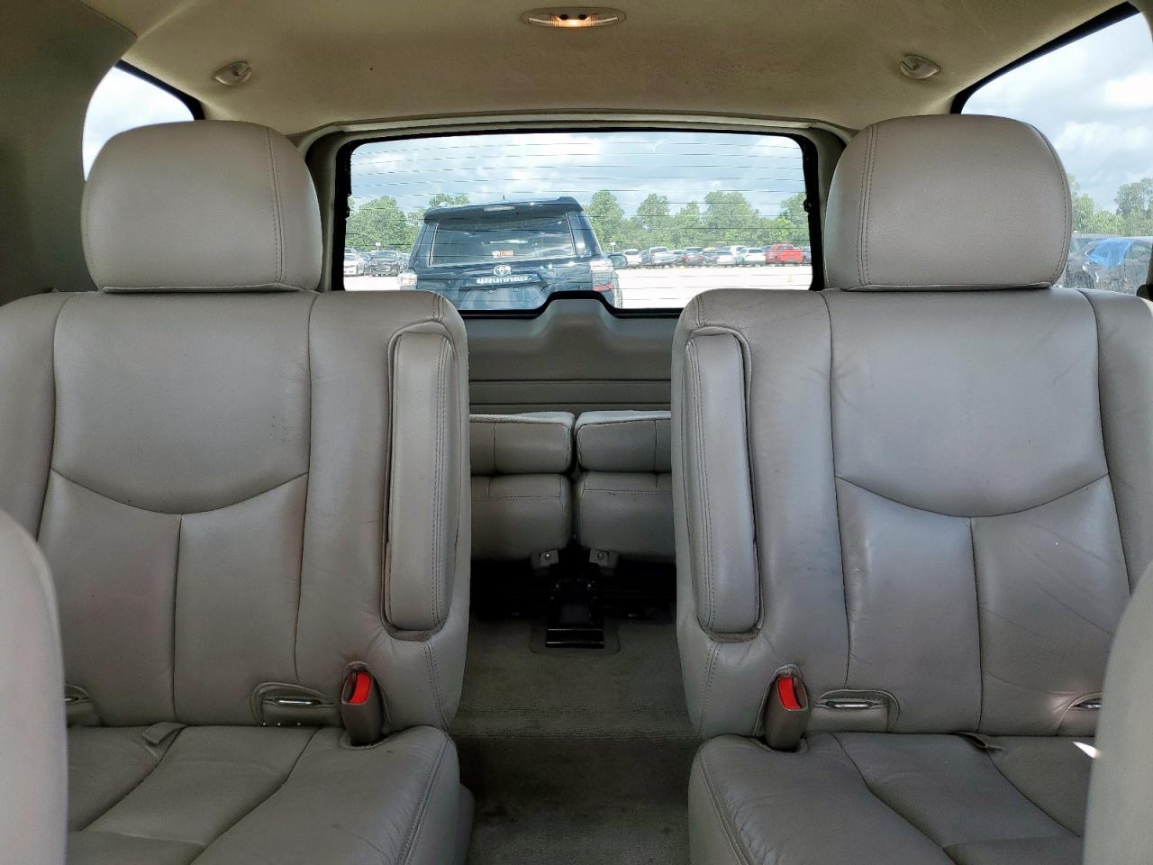 2004 Chevrolet Tahoe C1500 VIN: 1GNEC13ZX4R204715 Lot: 62526895