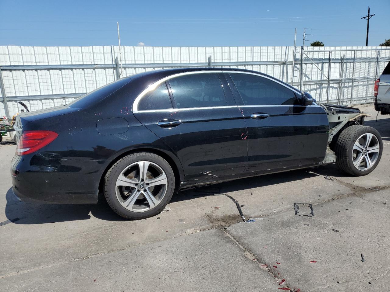 MERCEDES-BENZ E-CLASS 2020 VIN WDDZF8EB2LA743987 photo 3