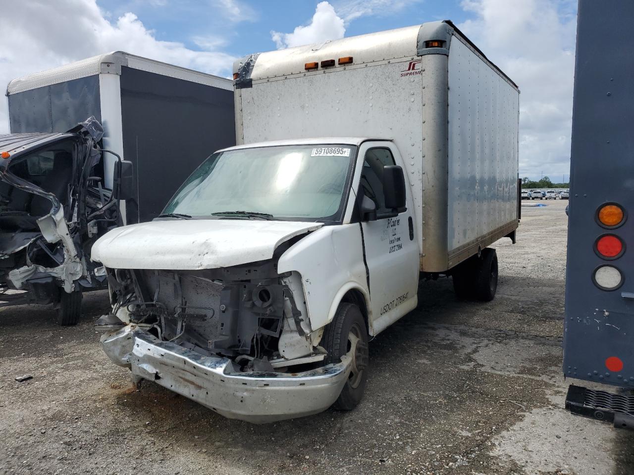 Jacksonville, FL에서 판매 중인 2010 Chevrolet Express G3500 - Front End