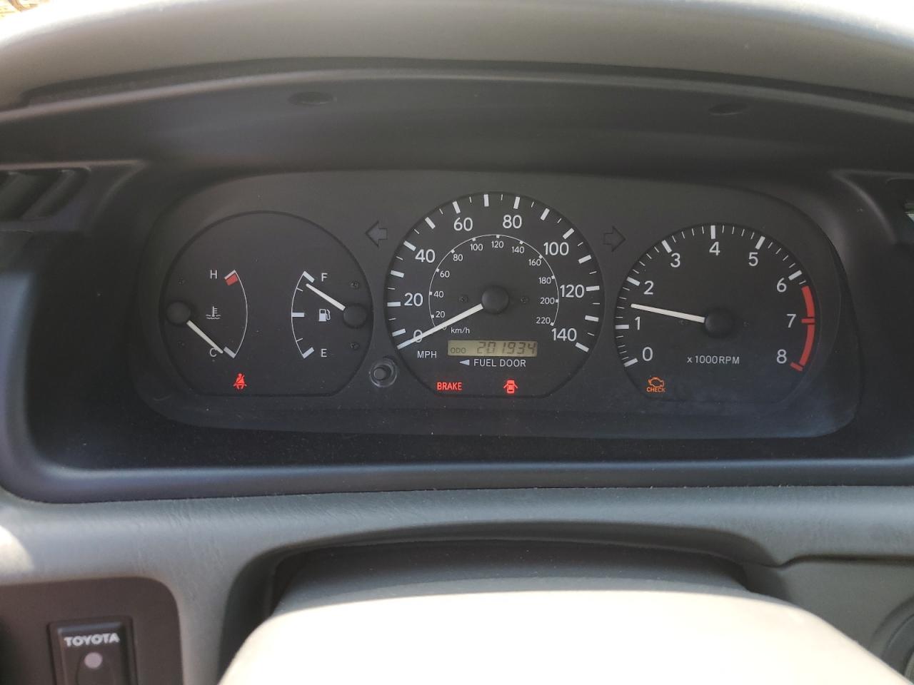 2000 Toyota Camry Ce VIN: 4T1BG22K0YU010557 Lot: 62556385
