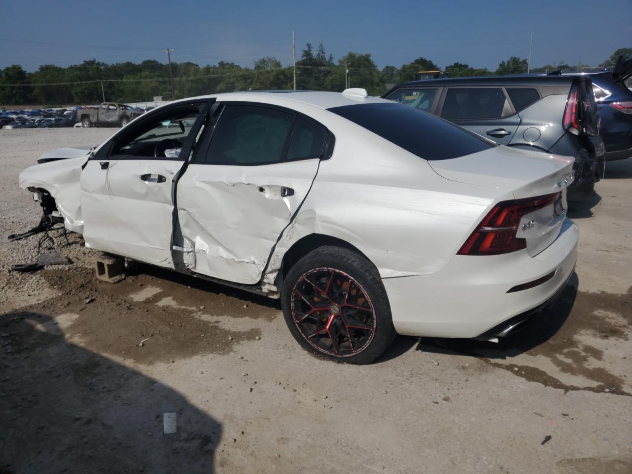 2019 Volvo S60 T6 R-Design VIN: 7JRA22TM0KG01542 Lot: 62022785