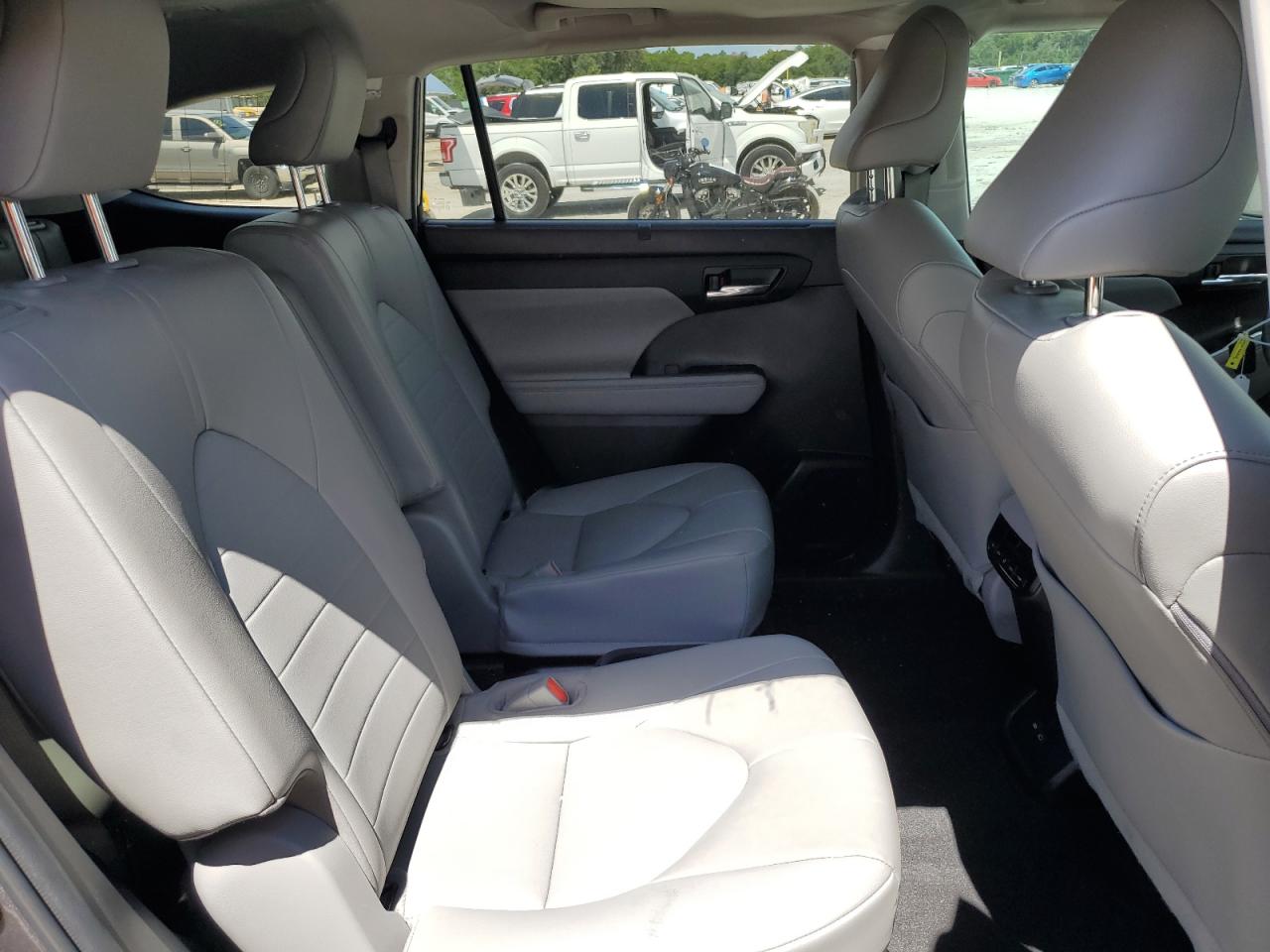 2022 Toyota Highlander Xle VIN: 5TDGZRAH4NS124953 Lot: 62035125