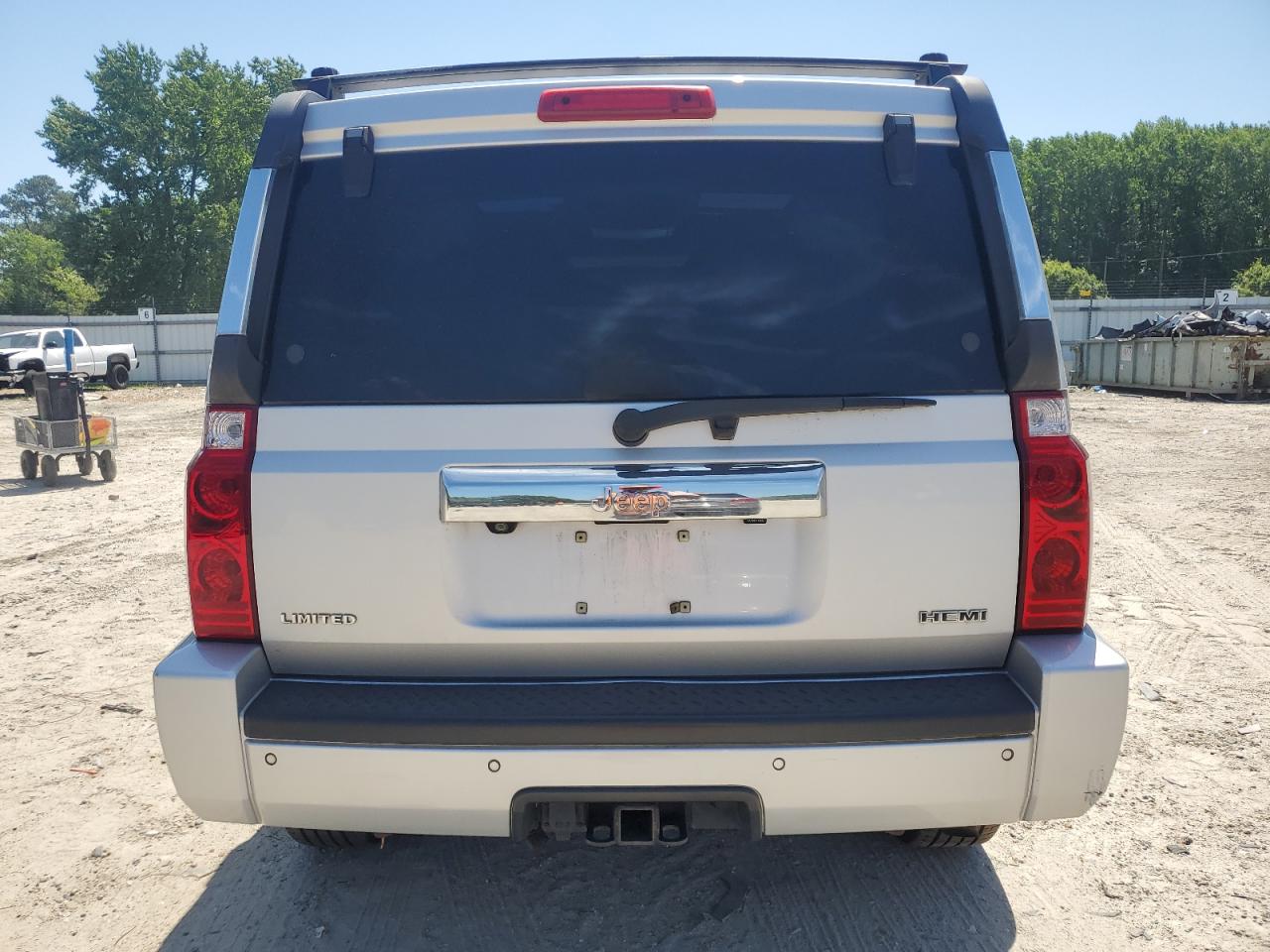 2008 Jeep Commander Limited VIN: 1J8HH582X8C127615 Lot: 60713435