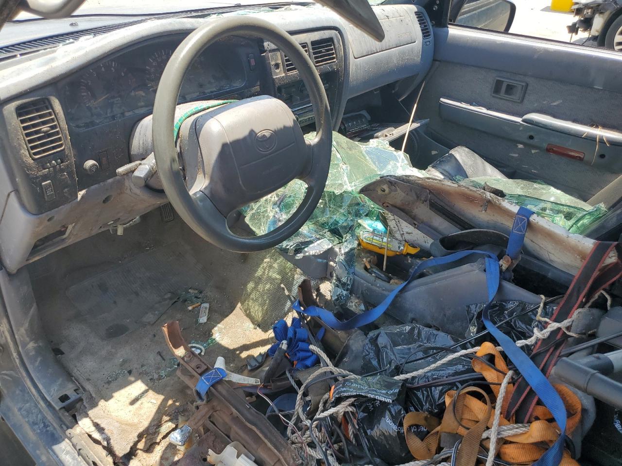 1999 Toyota Tacoma Xtracab Prerunner VIN: 4TASN92N1XZ418687 Lot: 60893175