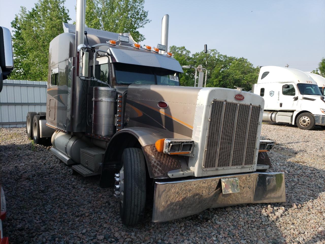2007 Peterbilt 379 Semi Truck for Sale in Avon, MN - All Over