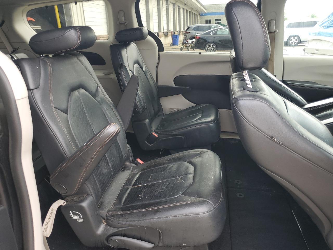 2019 Chrysler Pacifica Touring L VIN: 2C4RC1BG2KR650553 Lot: 62995955