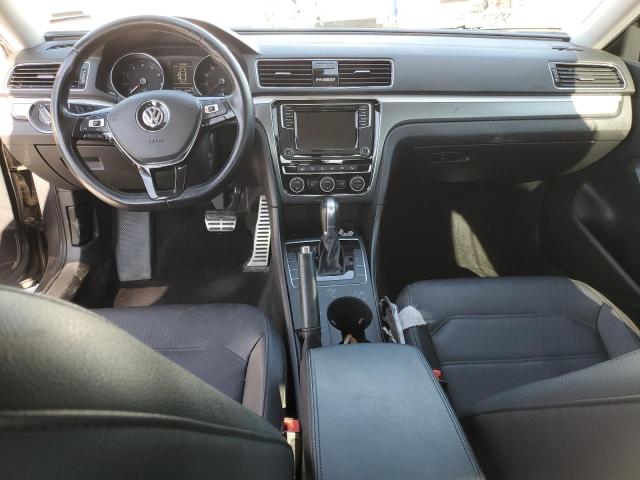  VOLKSWAGEN PASSAT 2018 Srebrny