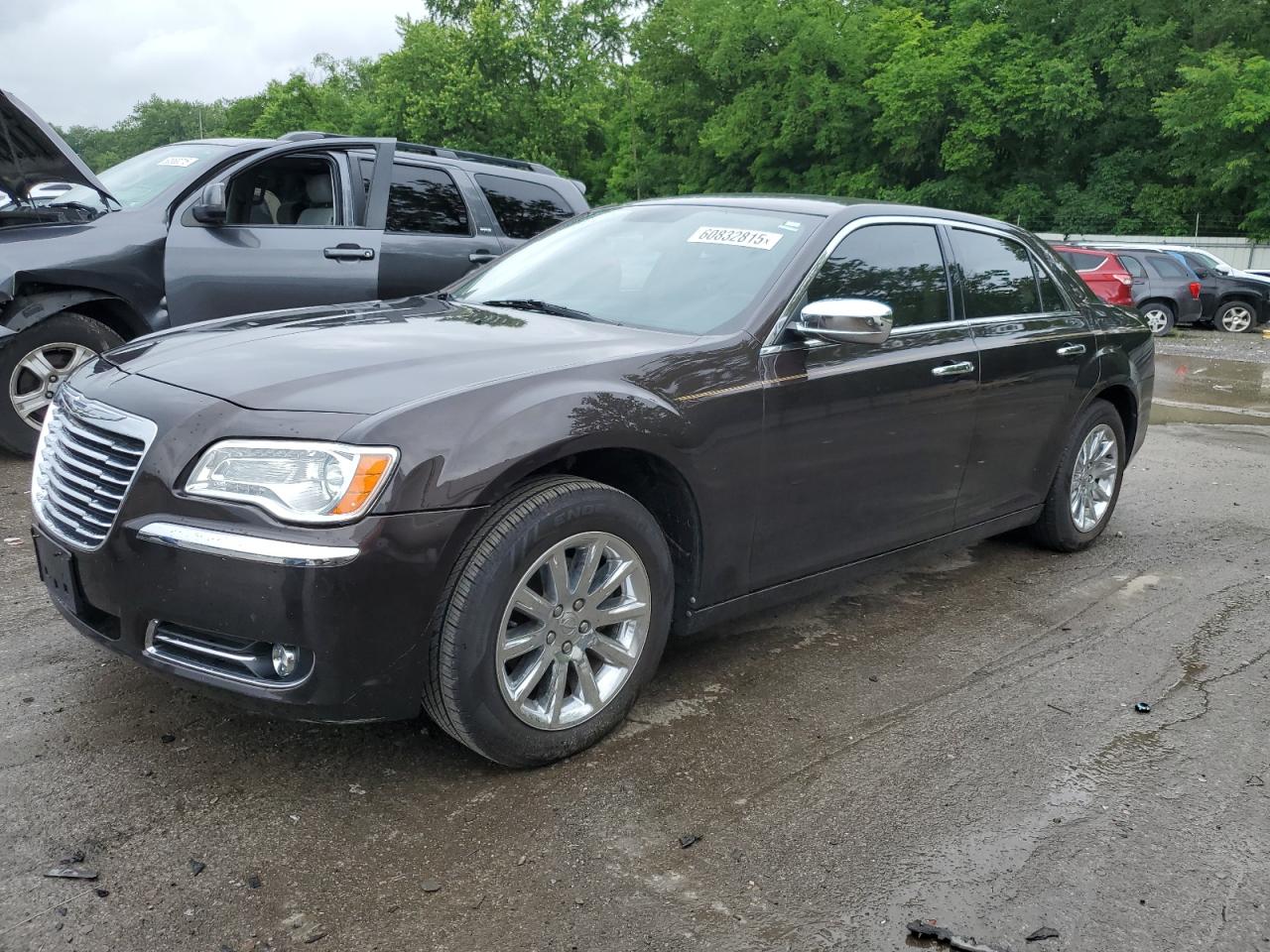 2012 Chrysler 300 Limited zu verkaufen in Ellwood City, PA - Water/Flood