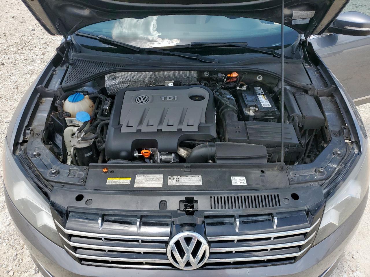 2013 Volkswagen Passat Sel VIN: 1VWCN7A33DC051607 Lot: 61618475