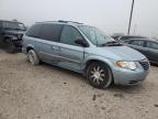 2005 Chrysler Town & Country Touring zu verkaufen in Indianapolis, IN - Side