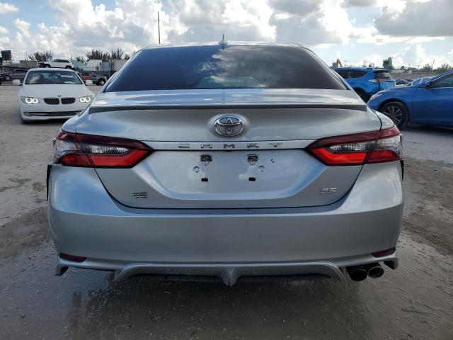  TOYOTA CAMRY 2022 Серебристый