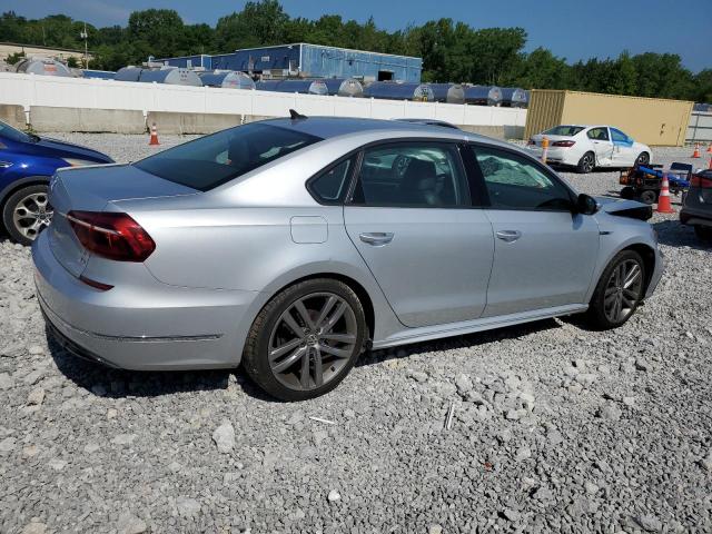  VOLKSWAGEN PASSAT 2018 Srebrny