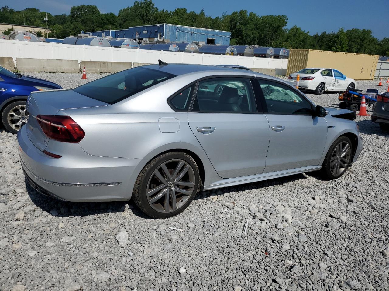 VOLKSWAGEN PASSAT 2018 VIN 1VWAA7A31JC034206 zdjęcie 3