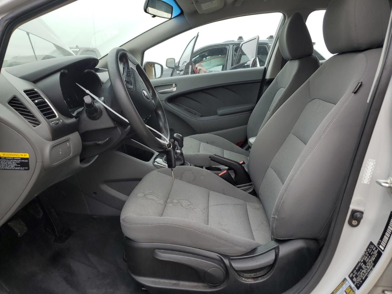 2017 Kia Forte Lx VIN: 3KPFK4A75HE058275 Lot: 61839015