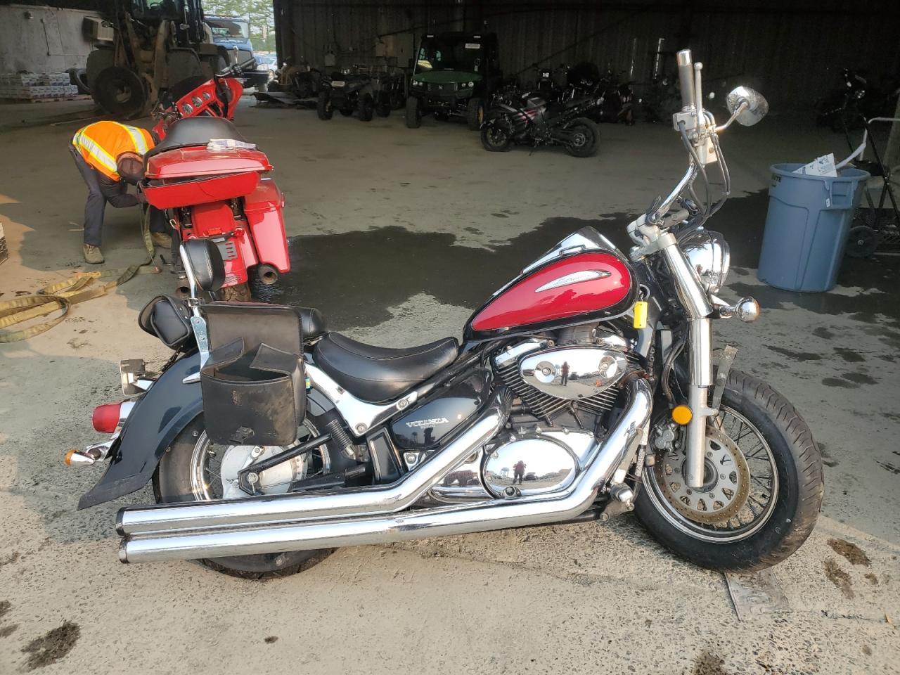 2001 Suzuki Vl800 للبيع في Windsor، NJ - Front End