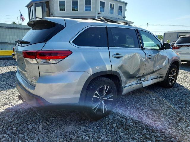  TOYOTA HIGHLANDER 2018 Серебристый