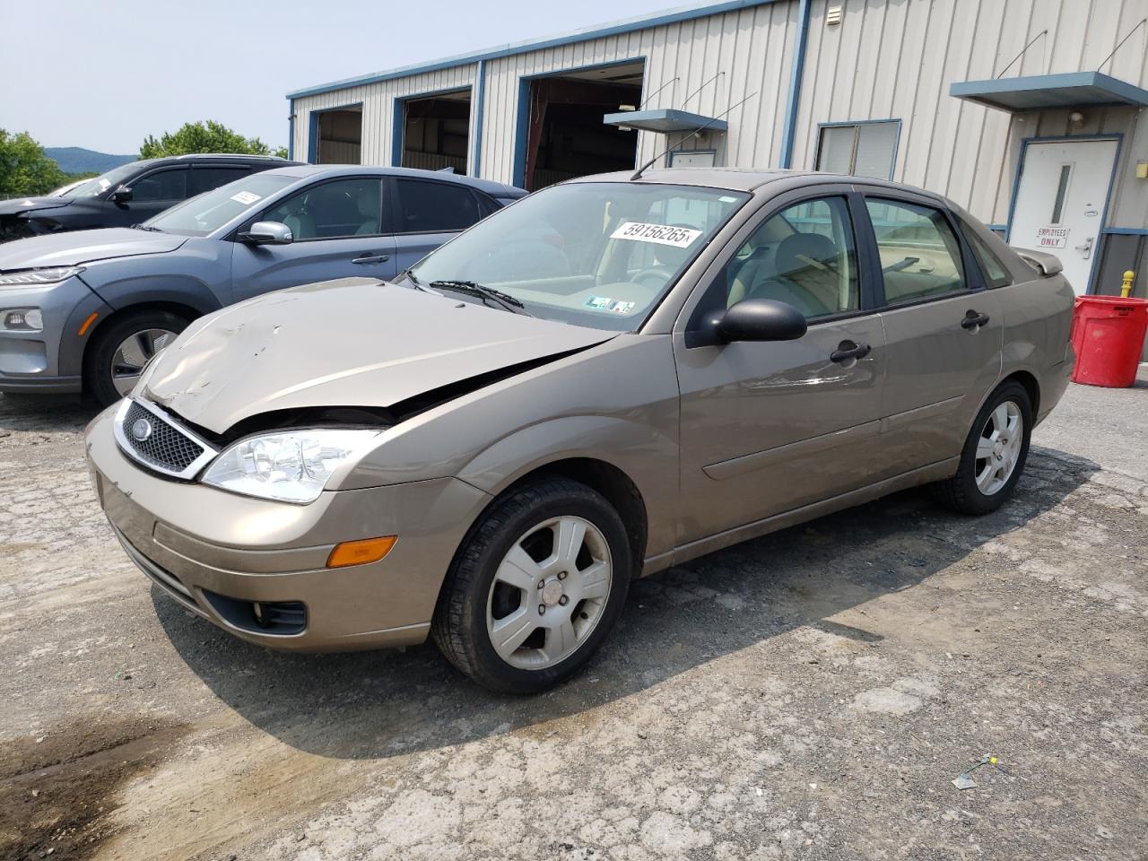 Chambersburg, PA에서 판매 중인 2005 Ford Focus Zx4 - Front End