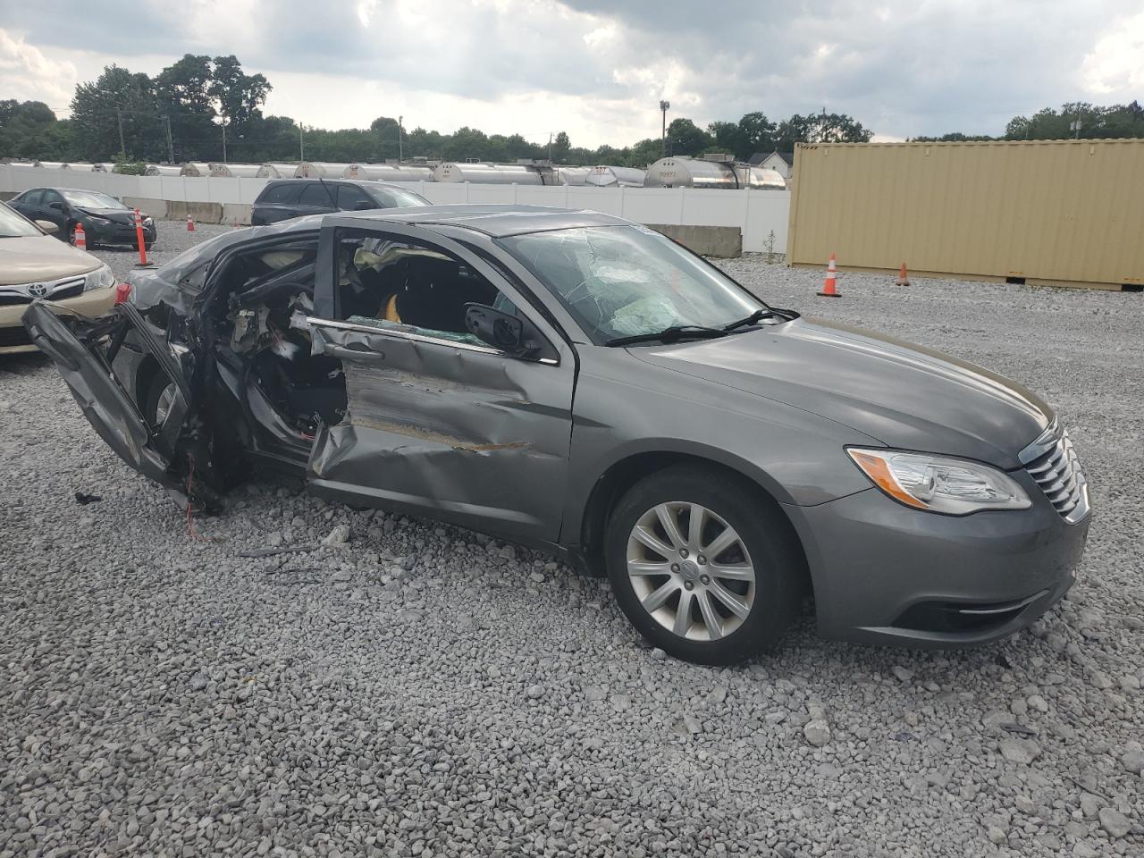 CHRYSLER 200 2013 VIN 1C3CCBBBXDN601962 zdjęcie 4