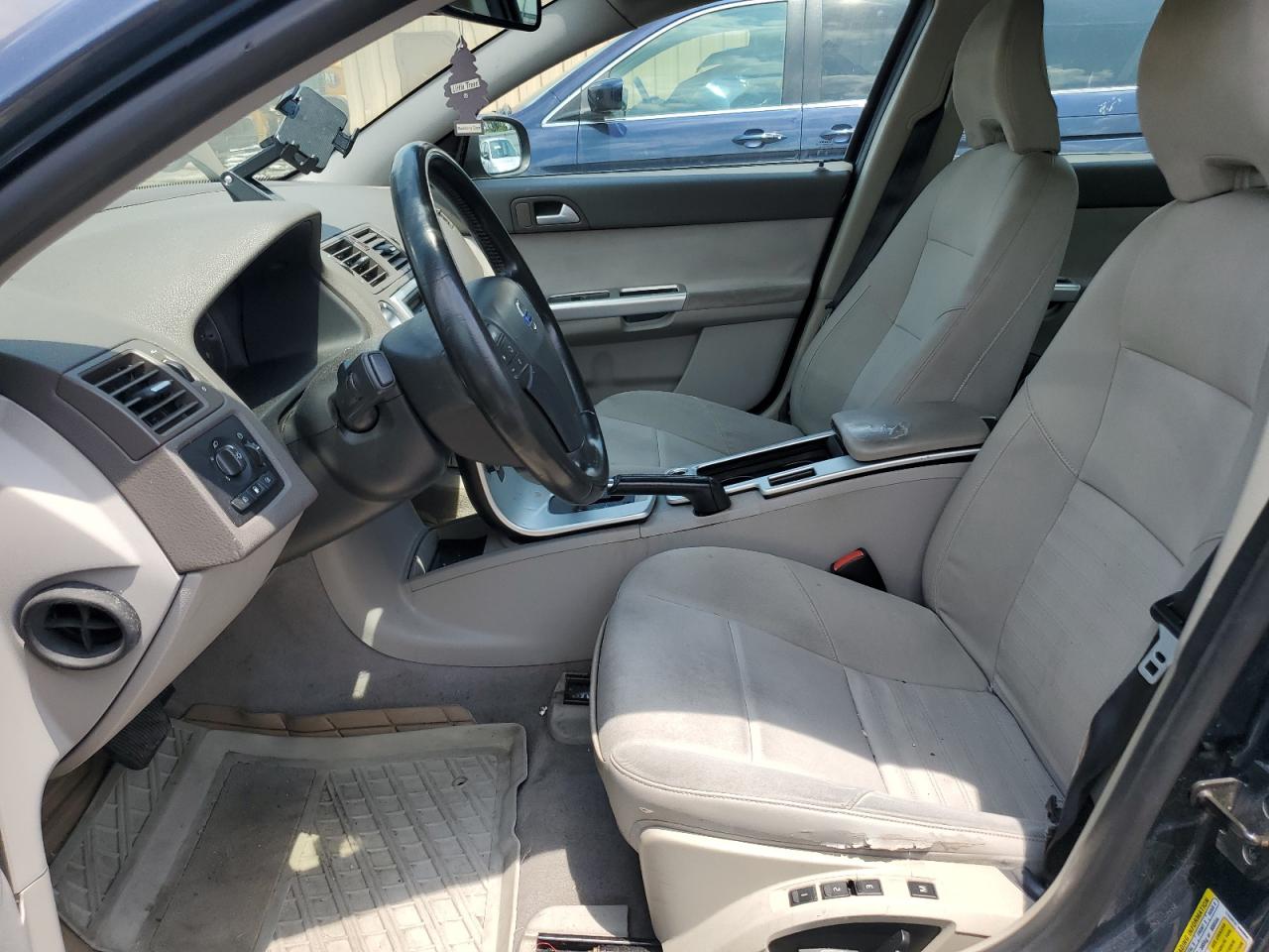 2011 Volvo S40 T5 VIN: YV1672MS5B2541821 Lot: 62100795