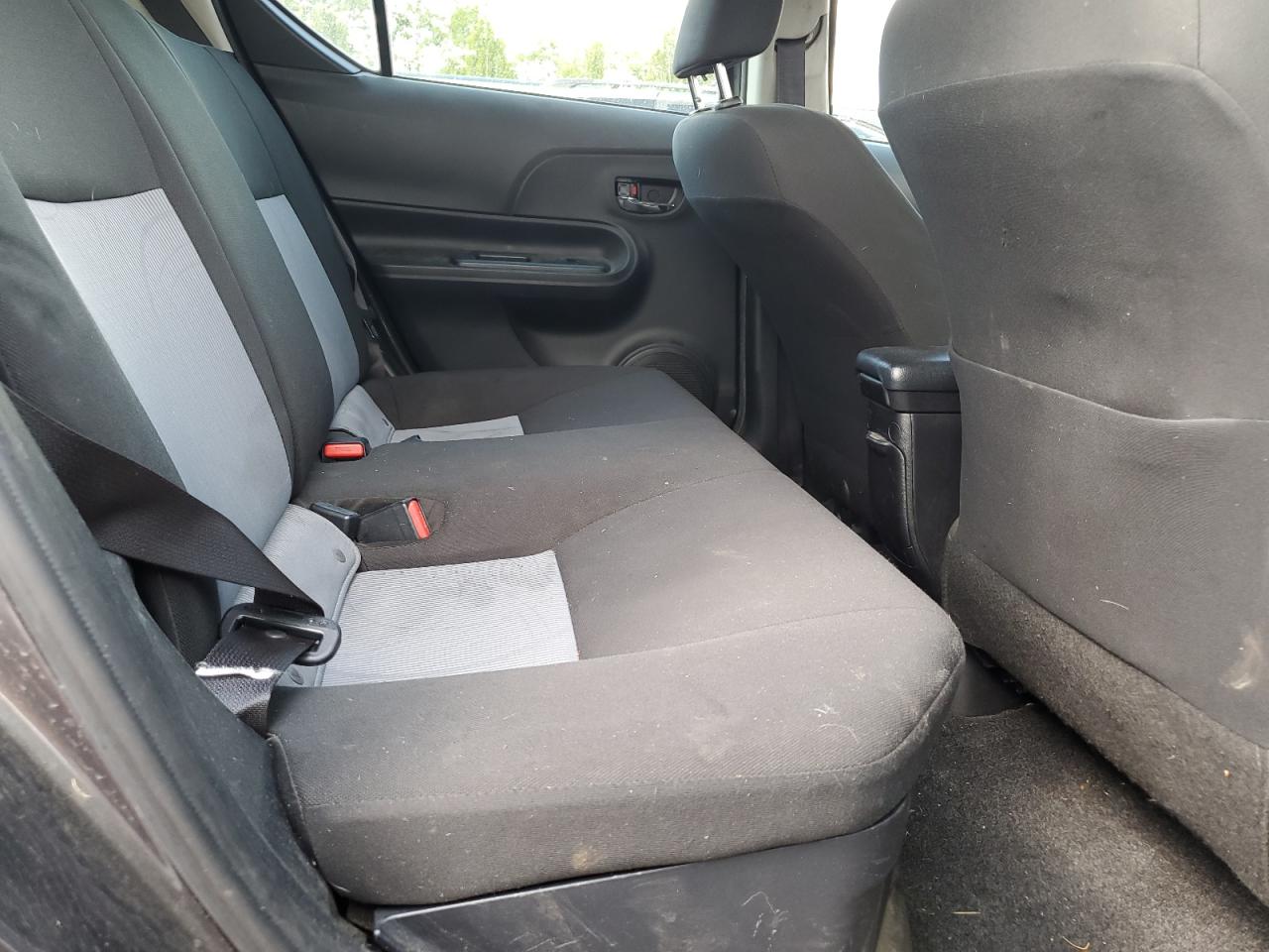 2018 Toyota Prius C VIN: JTDKDTB39J1604972 Lot: 61469035