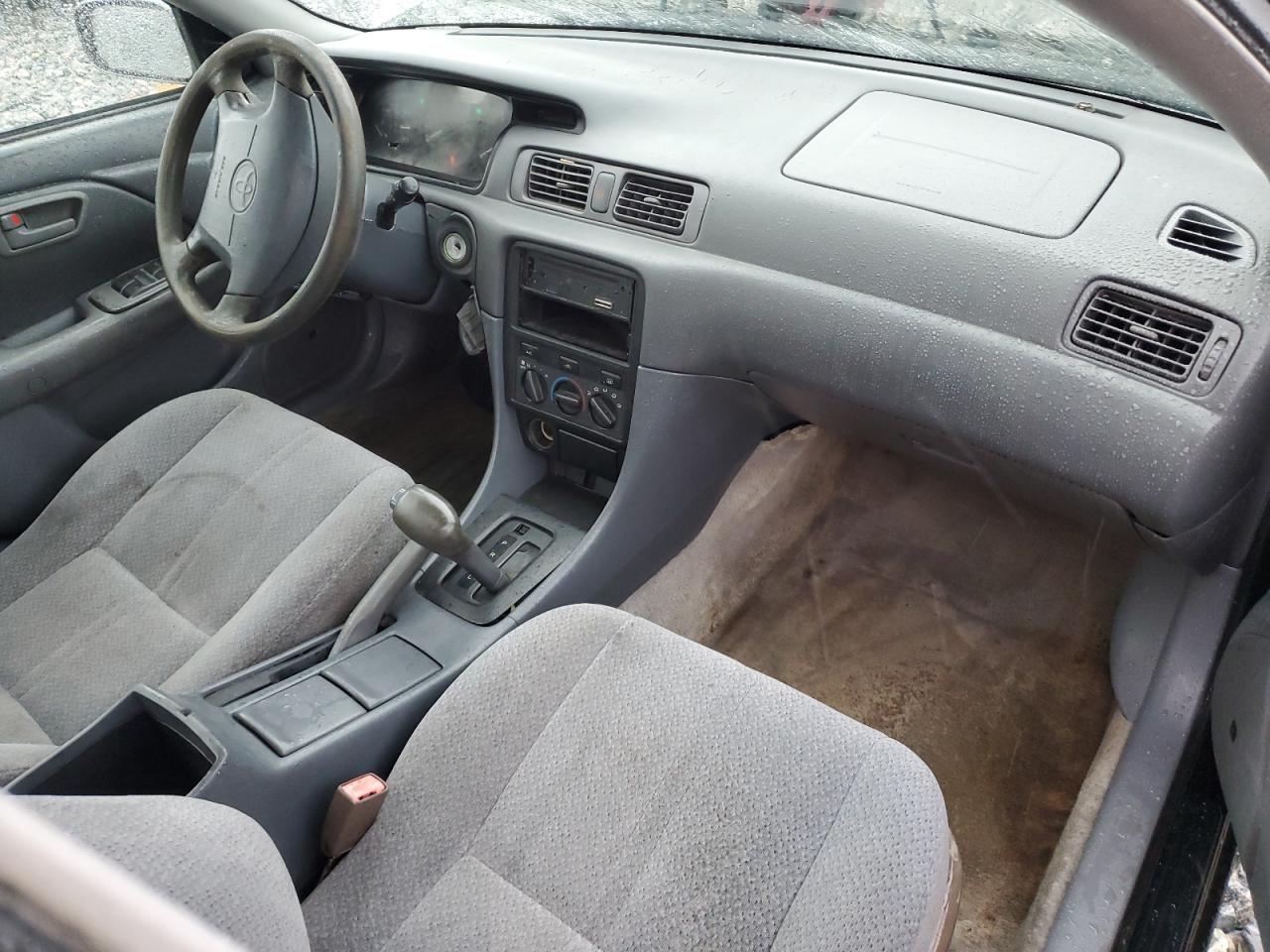 2000 Toyota Camry Ce VIN: JT2BG22K7Y0515418 Lot: 59726275