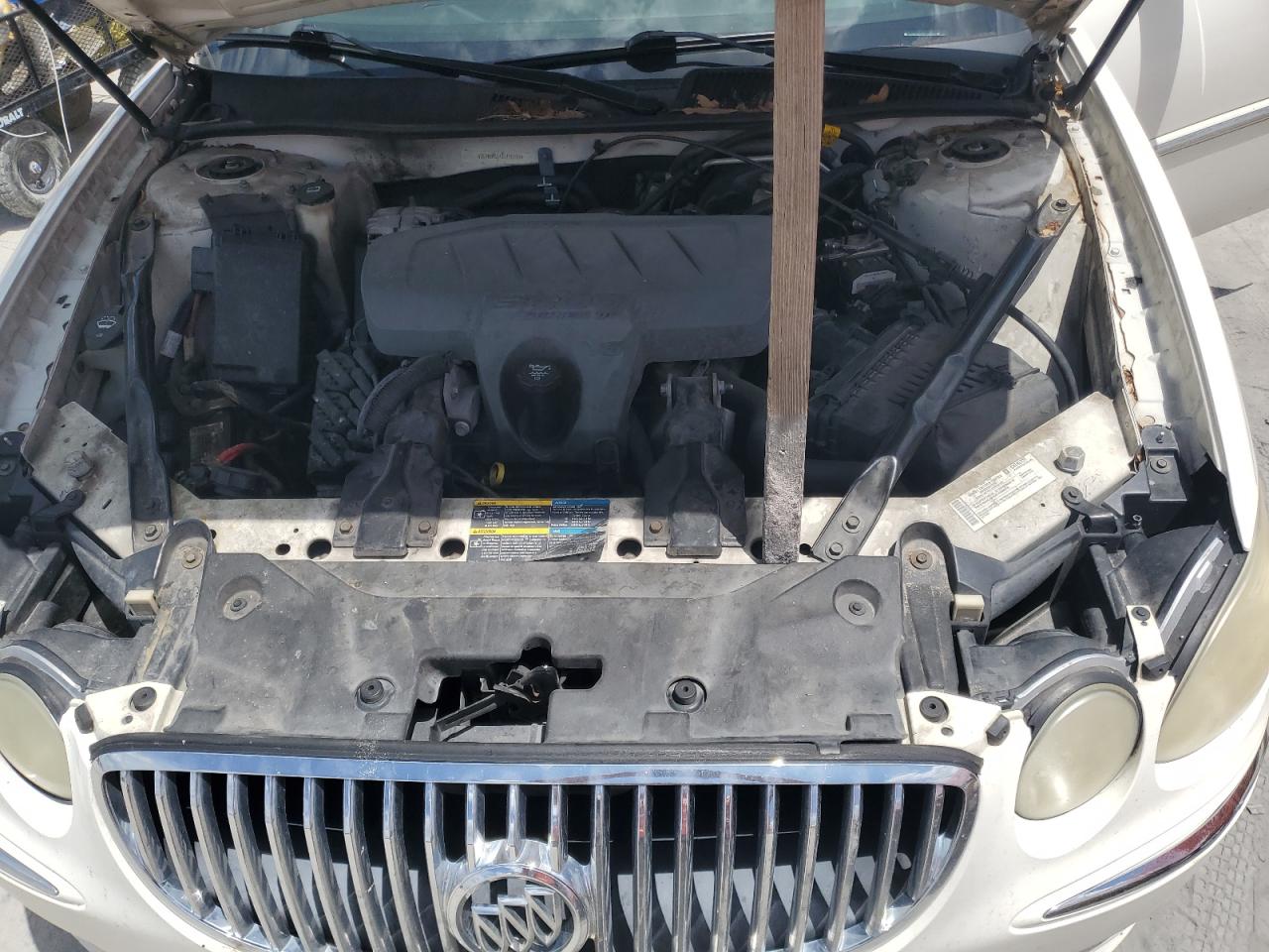 BUICK LACROSSE 2008 VIN 2G4WD582481190110 фото 11