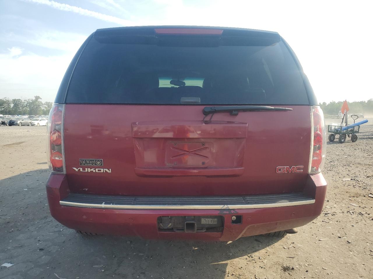 2007 GMC Yukon VIN: 1GKFC13J77J114548 Lot: 63018015