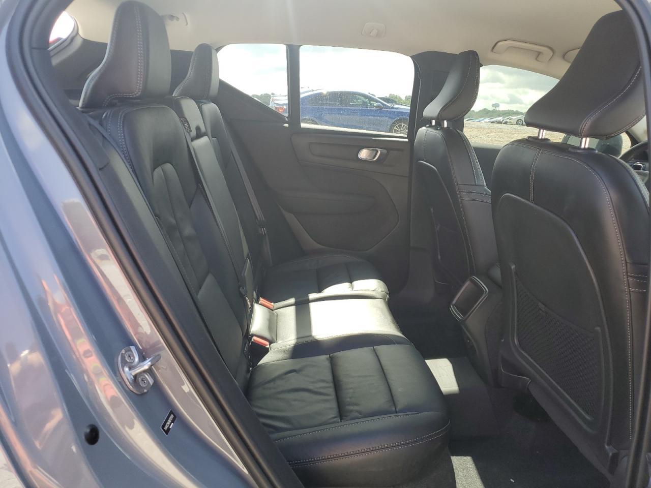 2022 Volvo Xc40 T4 Momentum VIN: YV4AC2HK0N2705158 Lot: 61228775