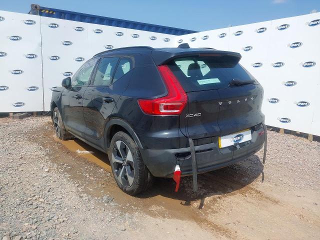 2024 VOLVO XC40 + B3