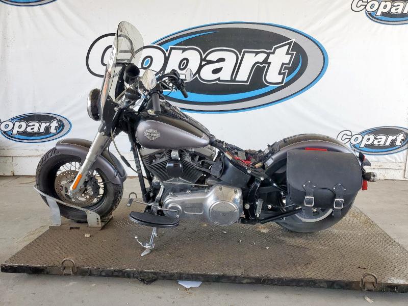  HARLEY-DAVIDSON FL 2015 Чорний
