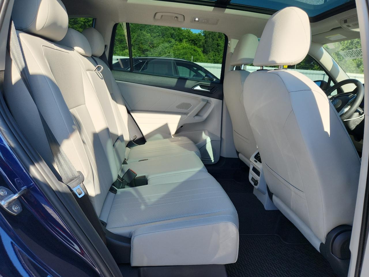 VOLKSWAGEN TIGUAN 2023 VIN 3VVMB7AX5PM103083 zdjęcie 11