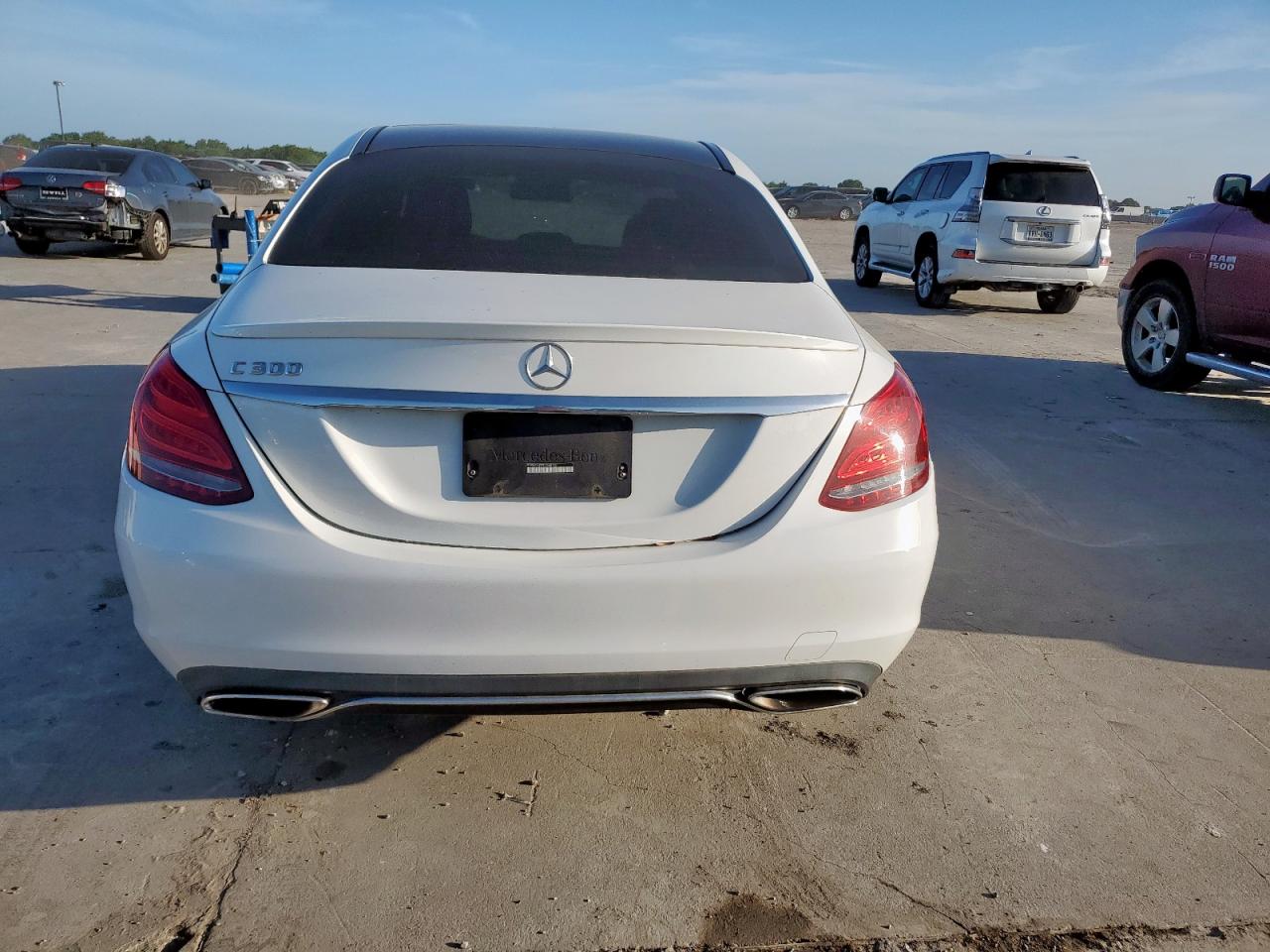 2015 Mercedes-Benz C 300 VIN: 55SWF4JB7FU060737 Lot: 62910655