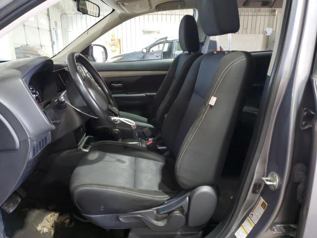  MITSUBISHI OUTLANDER 2017 Srebrny