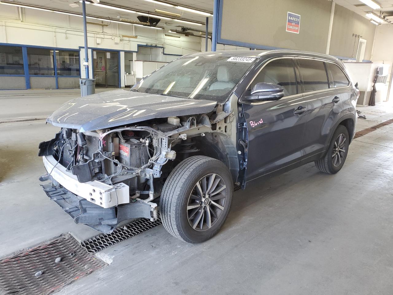 2017 Toyota Highlander Se