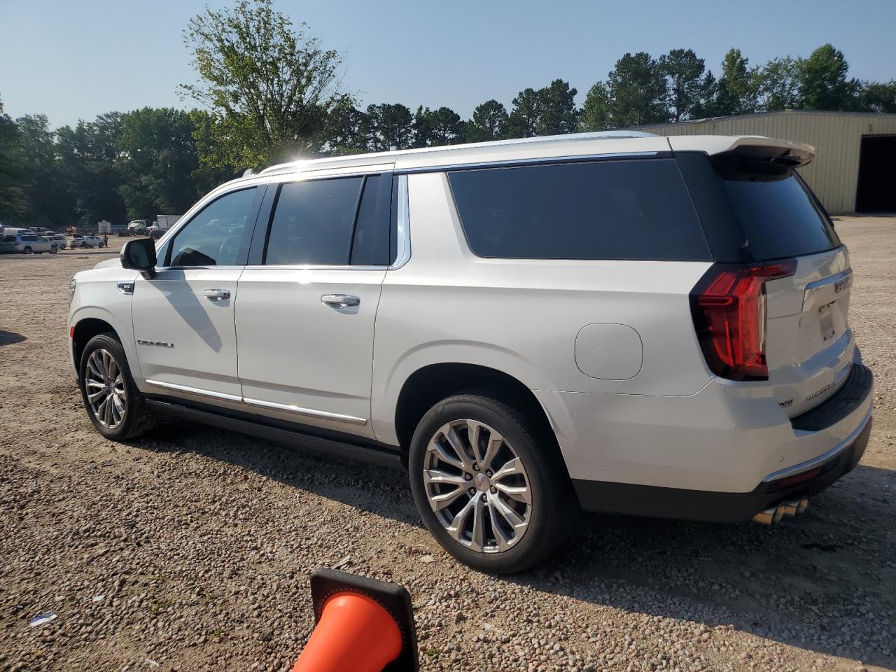 GMC YUKON 2022 VIN 1GKS2JKL7NR285495 photo 2
