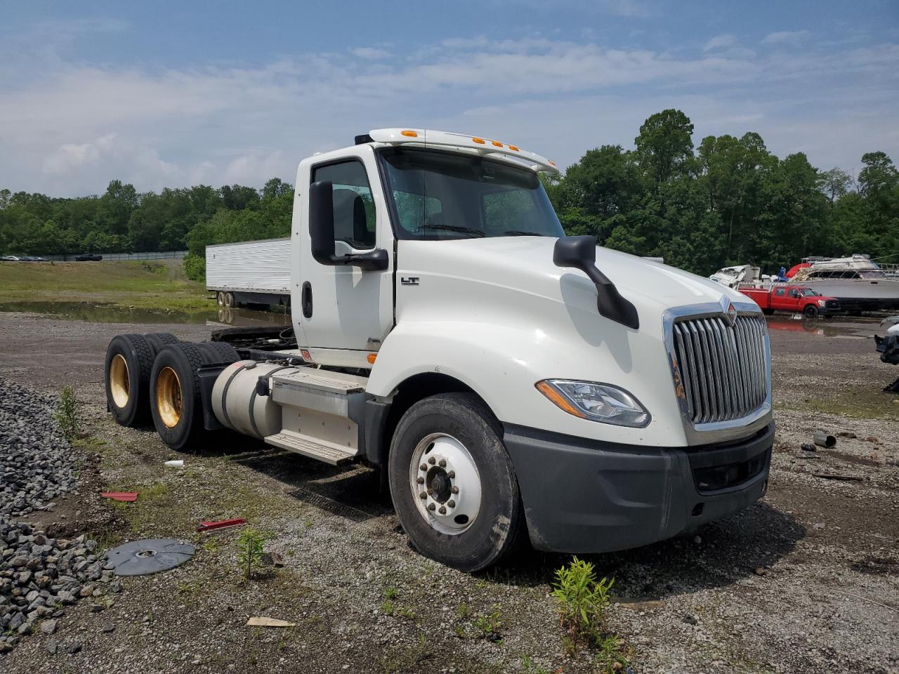 2019 International Lt625 for Sale in Ellwood City, PA - Minor Dent/Scratches