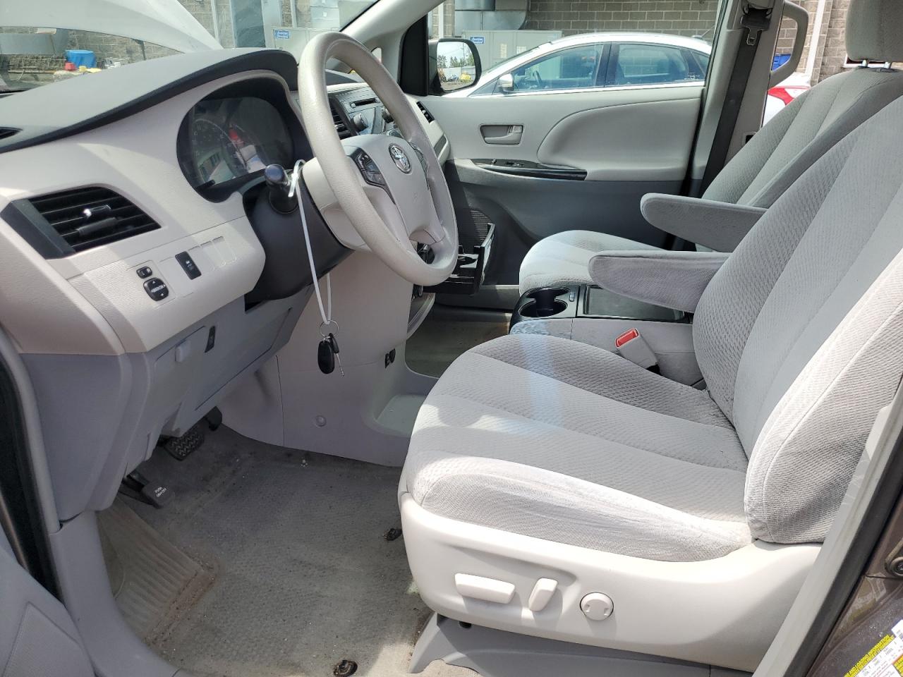 2013 Toyota Sienna Le VIN: 5TDKK3DCXDS398815 Lot: 63003235