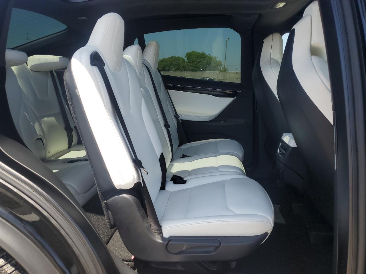 2017 Tesla Model X VIN: 5YJXCAE21HF075051 Lot: 60926115