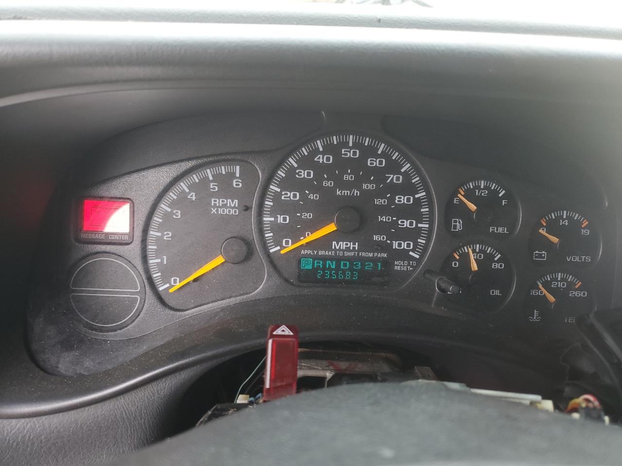 2004 Chevrolet Tahoe K1500 VIN: 1GNEK13T9YJ156871 Lot: 62923615