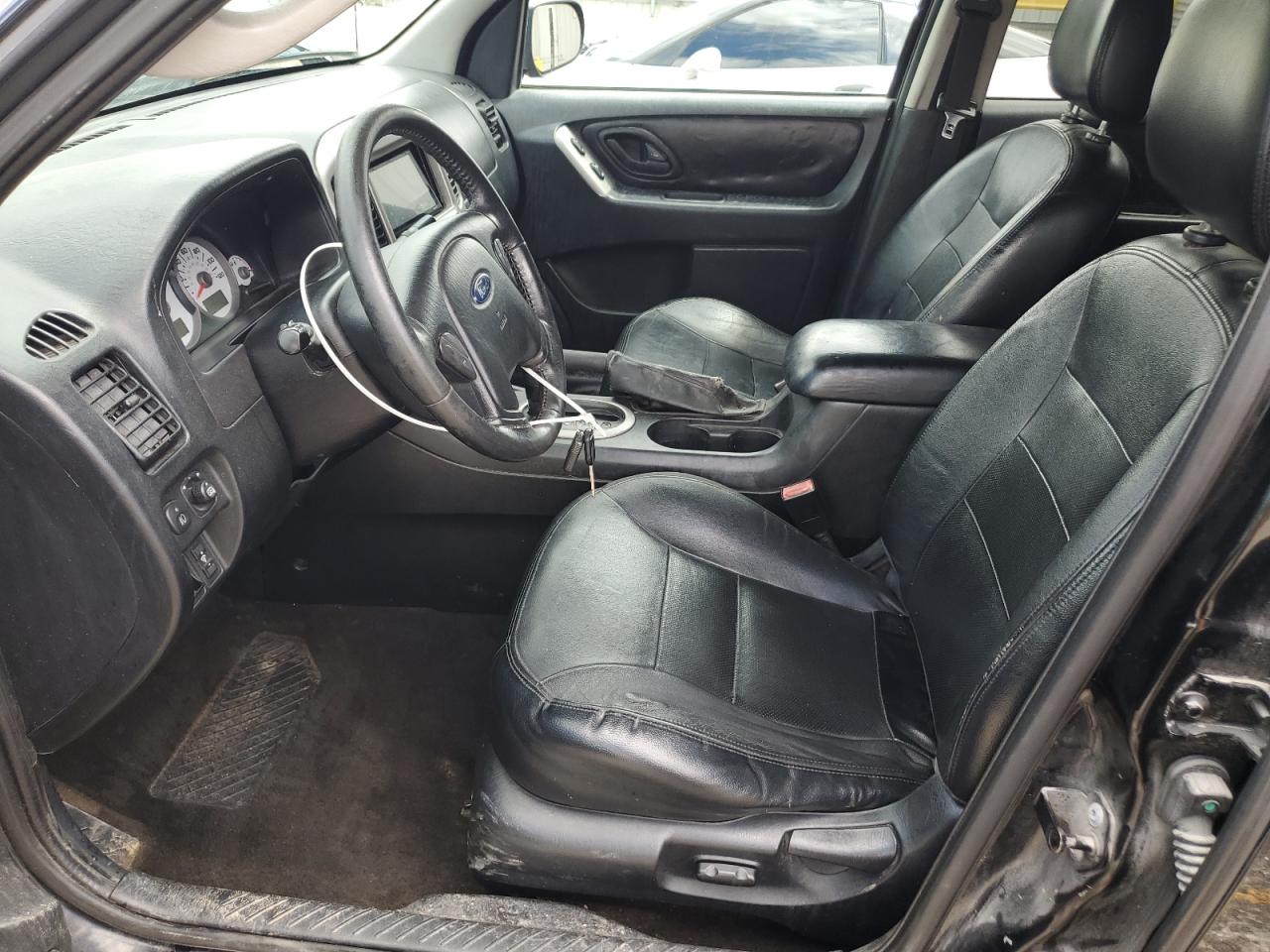 2005 Ford Escape Limited VIN: 1FMYU94145KE17773 Lot: 60451635