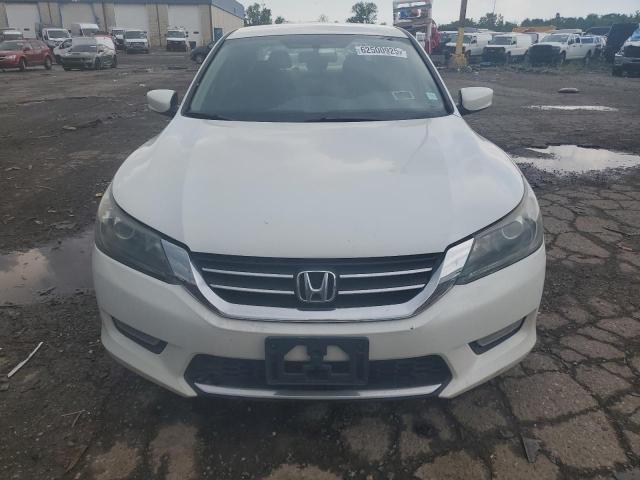 Седаны HONDA ACCORD 2014 Белы
