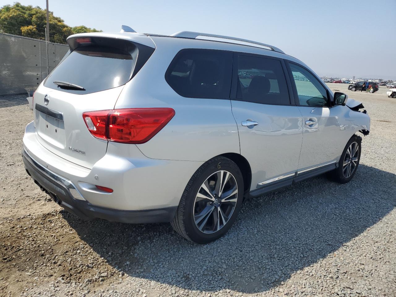 NISSAN PATHFINDER 2020 VIN 5N1DR2DN1LC591088 фото 3