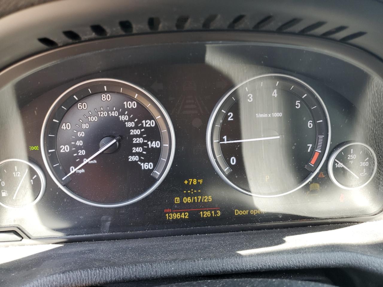 2011 BMW X3 xDrive28I VIN: 5UXWX5C5XBLW13799 Lot: 61018975