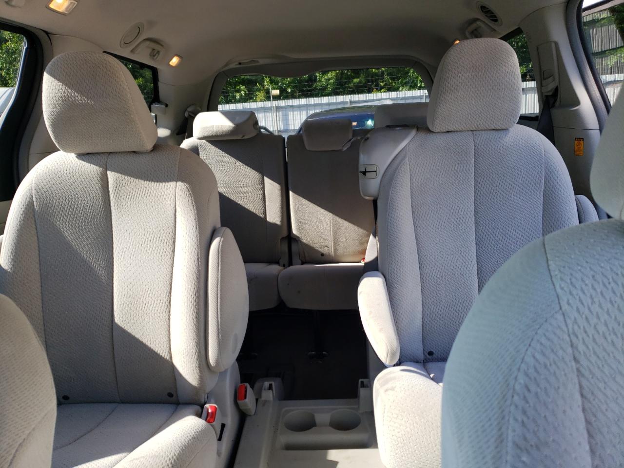 2011 Toyota Sienna Le VIN: 5TDKK3DC2BS110461 Lot: 62907435