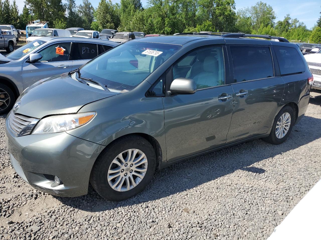 Portland, OR에서 판매 중인 2013 Toyota Sienna Xle - Side