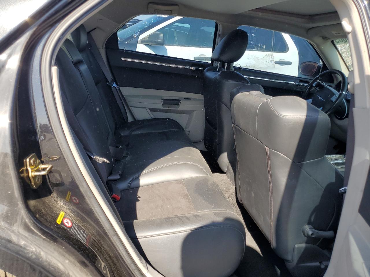2006 Chrysler 300C Srt-8 VIN: 2C3LA73W56H102728 Lot: 63040605