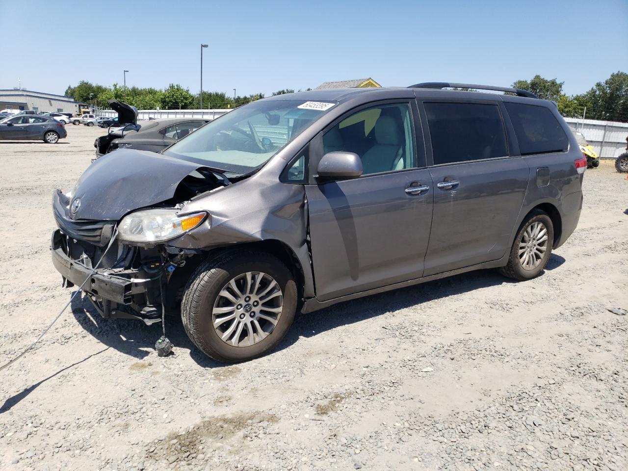 2012 Toyota Sienna Xle на продаже в Sacramento, CA - Front End