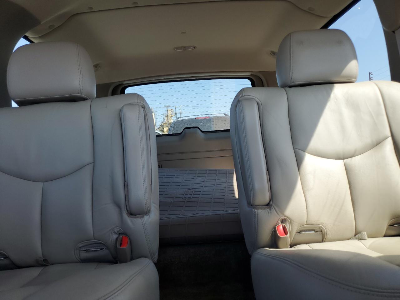 2003 Chevrolet Suburban K1500 VIN: 3GNFK16ZX3G172494 Lot: 62186325